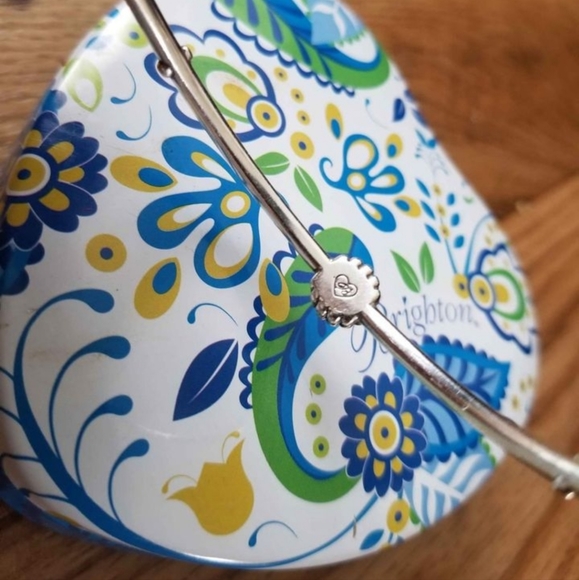 Brighton Silver Twinkle Round Bangle ✨️ (Length about 8.2") - Picture 3 of 6